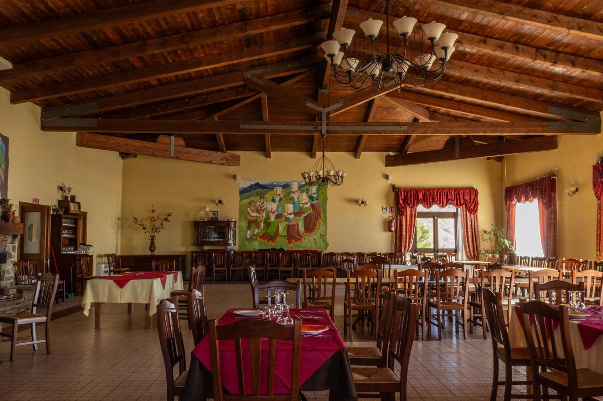 Agriturismo Pinelli Plataci エクステリア 写真