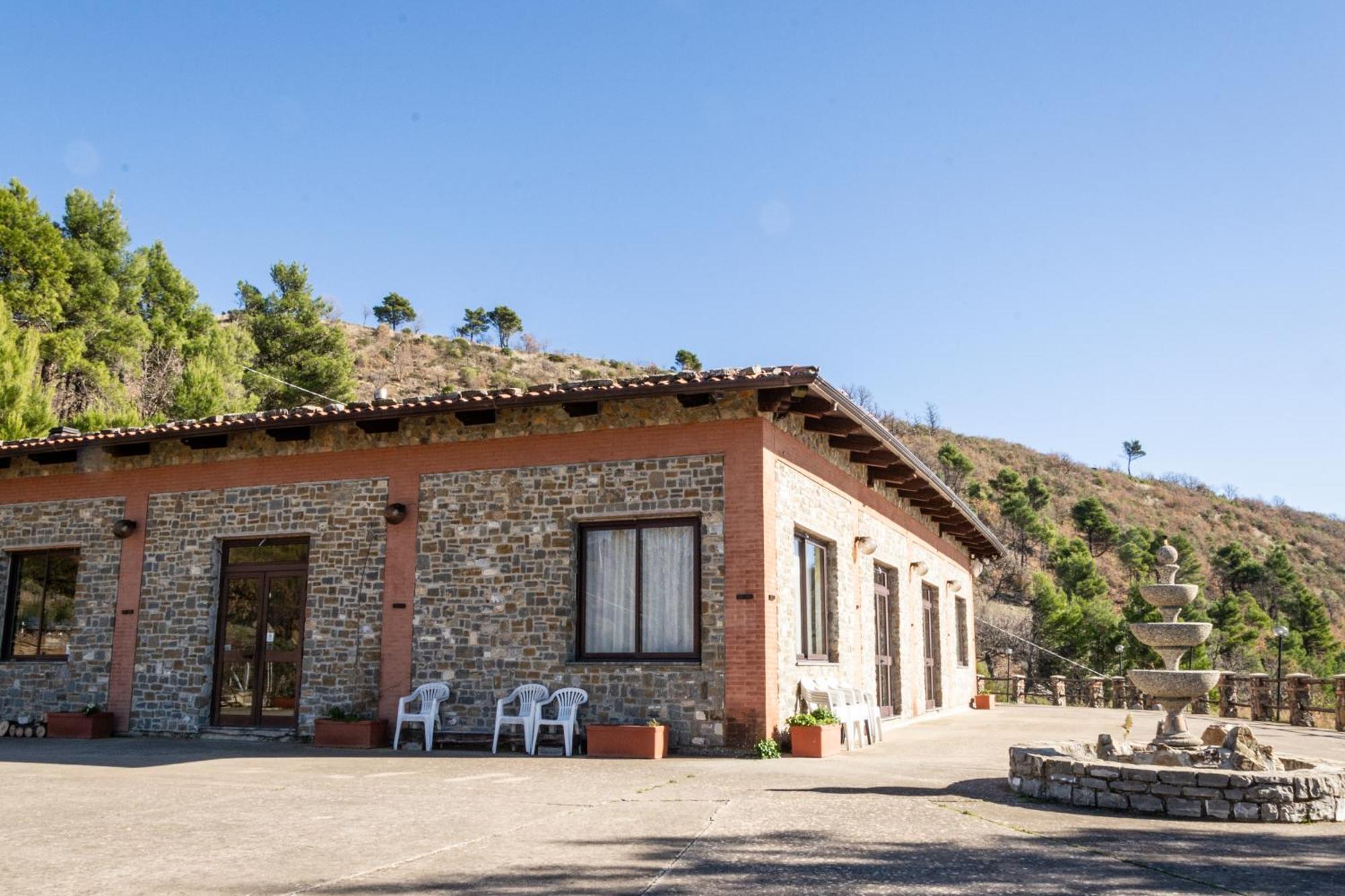 Agriturismo Pinelli Plataci エクステリア 写真