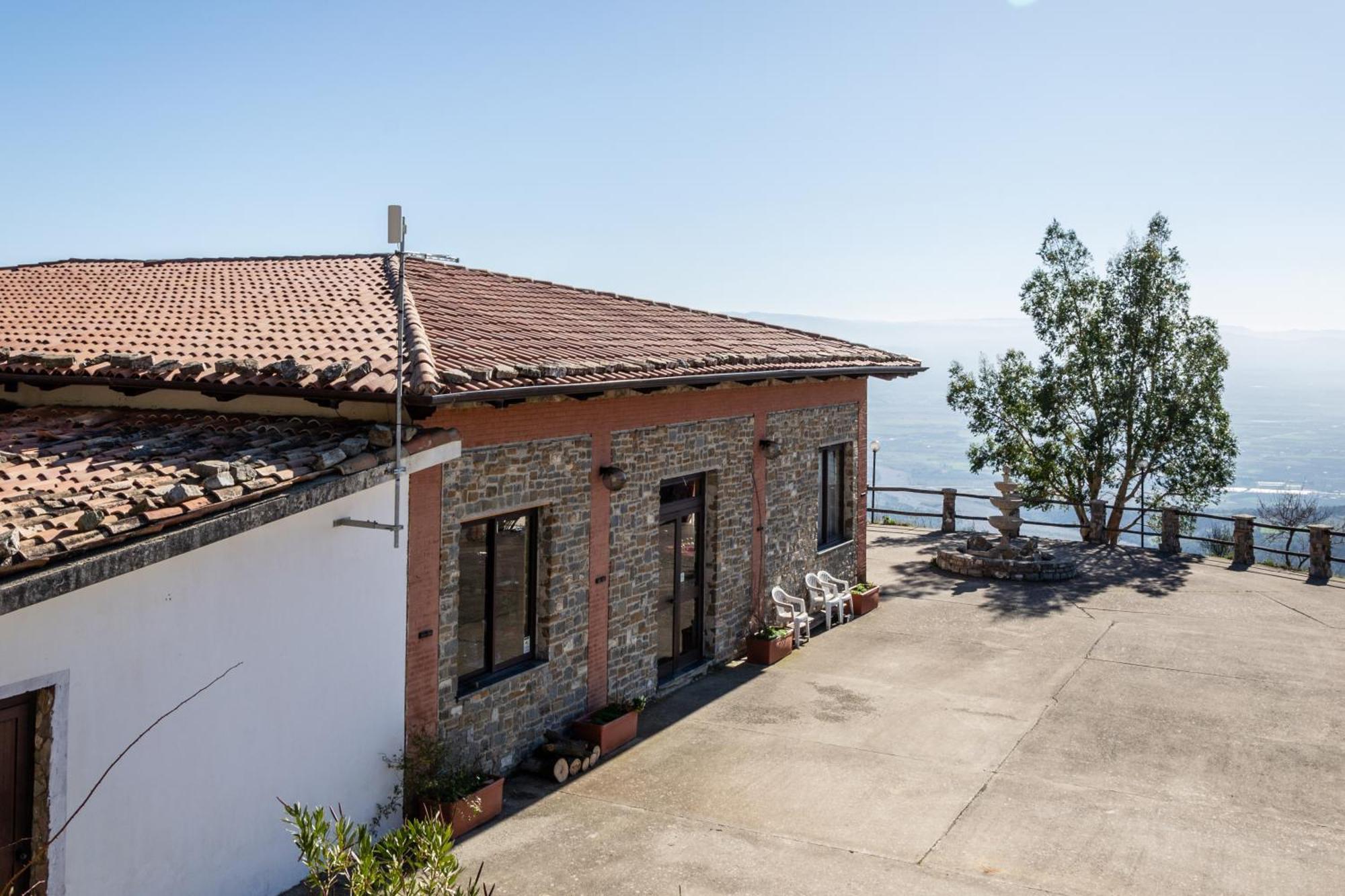 Agriturismo Pinelli Plataci エクステリア 写真